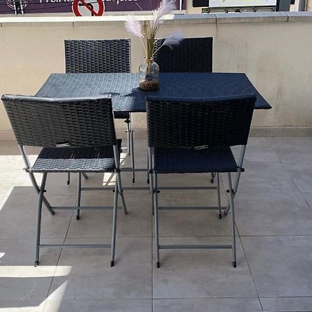 Appartement Rue De Provence Avignon Bagian luar foto