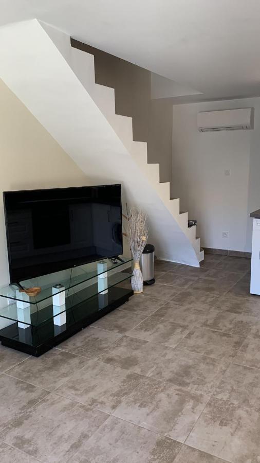 Appartement Rue De Provence Avignon Bagian luar foto